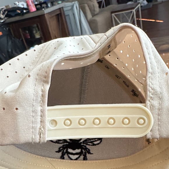 Bee Embroidered Cream Cap - Picture 4 of 4